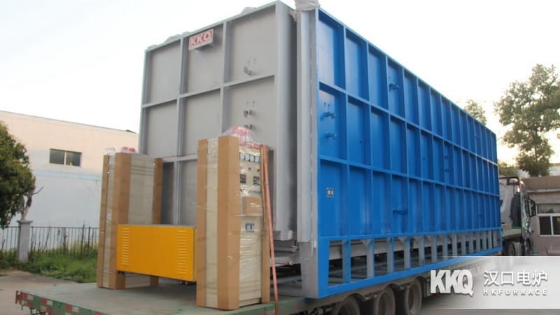 760KW大型臺車式電阻爐裝車發貨